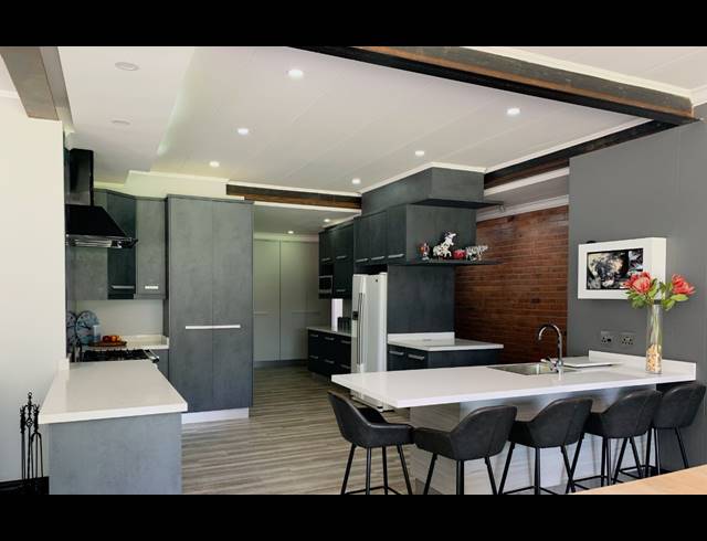 6 BEDROOM HOUSE TO LET IN SASOLBURG EXT 4